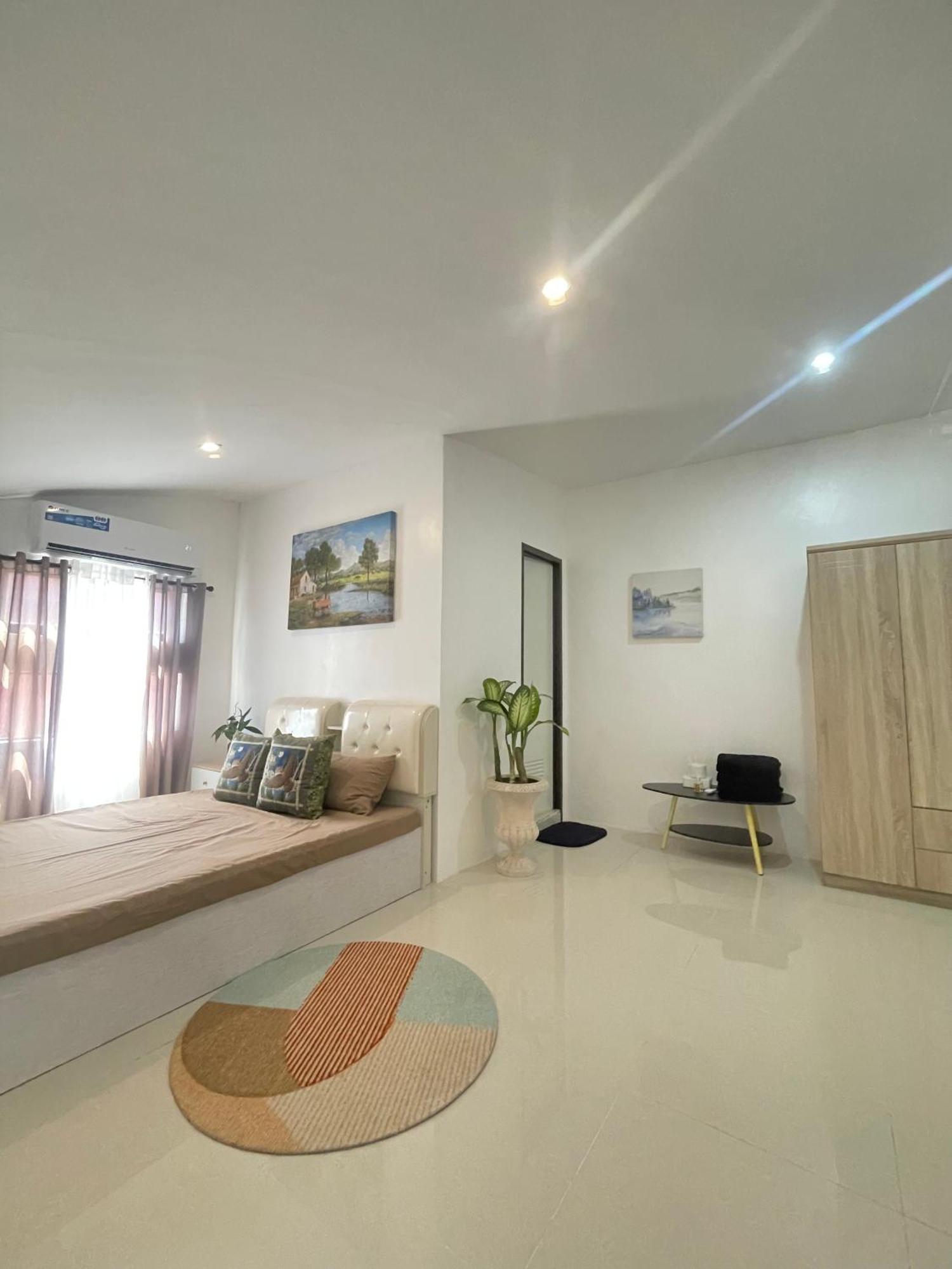The Penthouse Suite Lapu-Lapu City Exterior photo